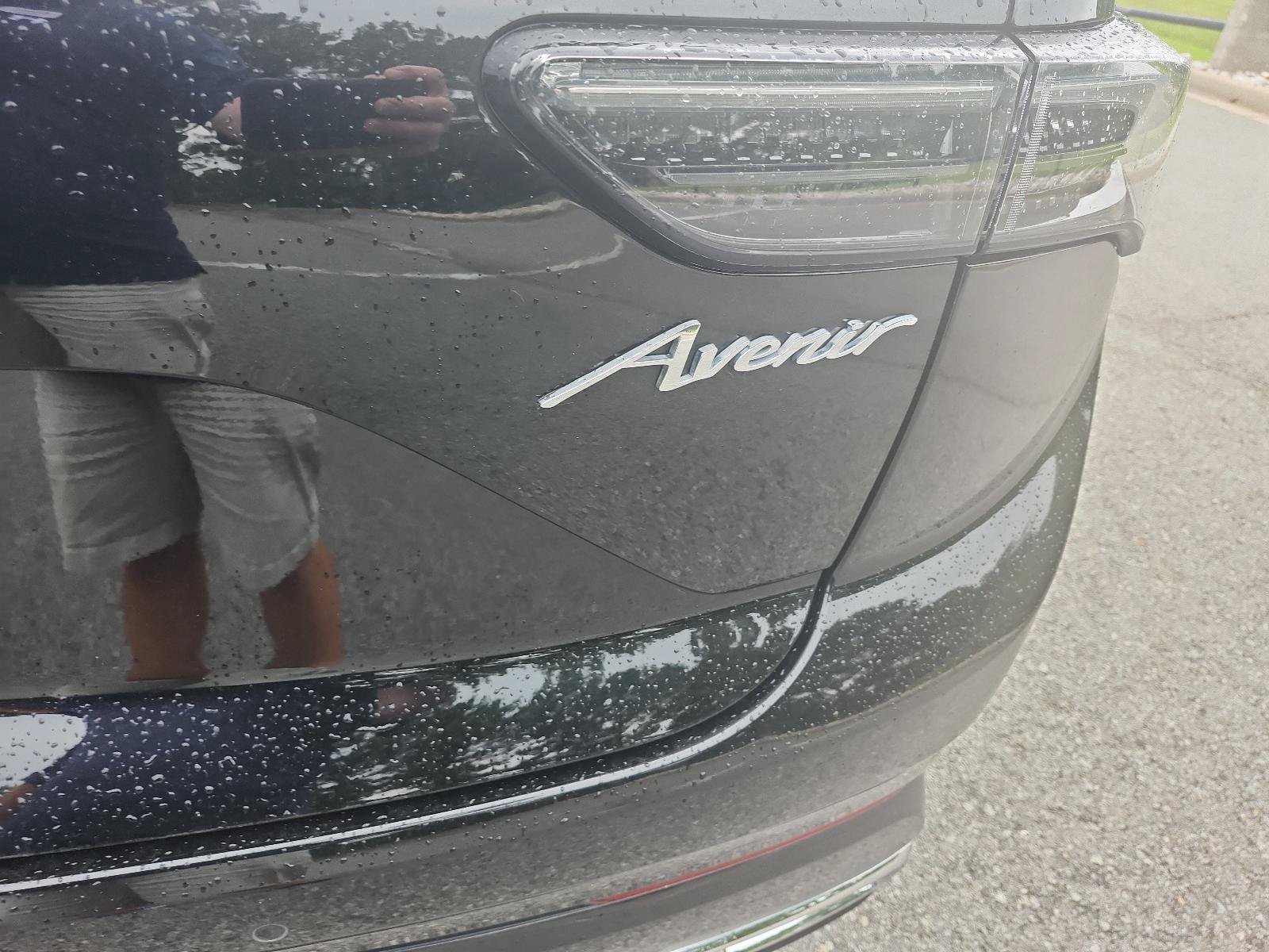 Certified 2025 Buick Envision Avenir AWD/4WD image 5