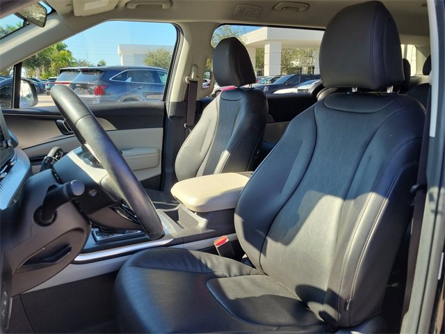 Certified 2024 Kia Carnival LX image 17