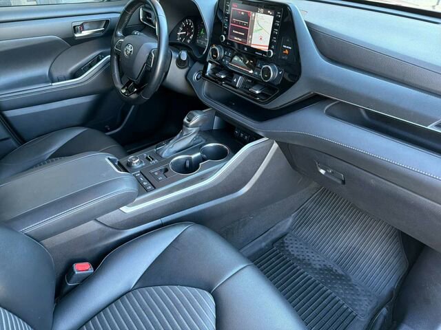 Used 2021 Toyota Highlander XSE image 21