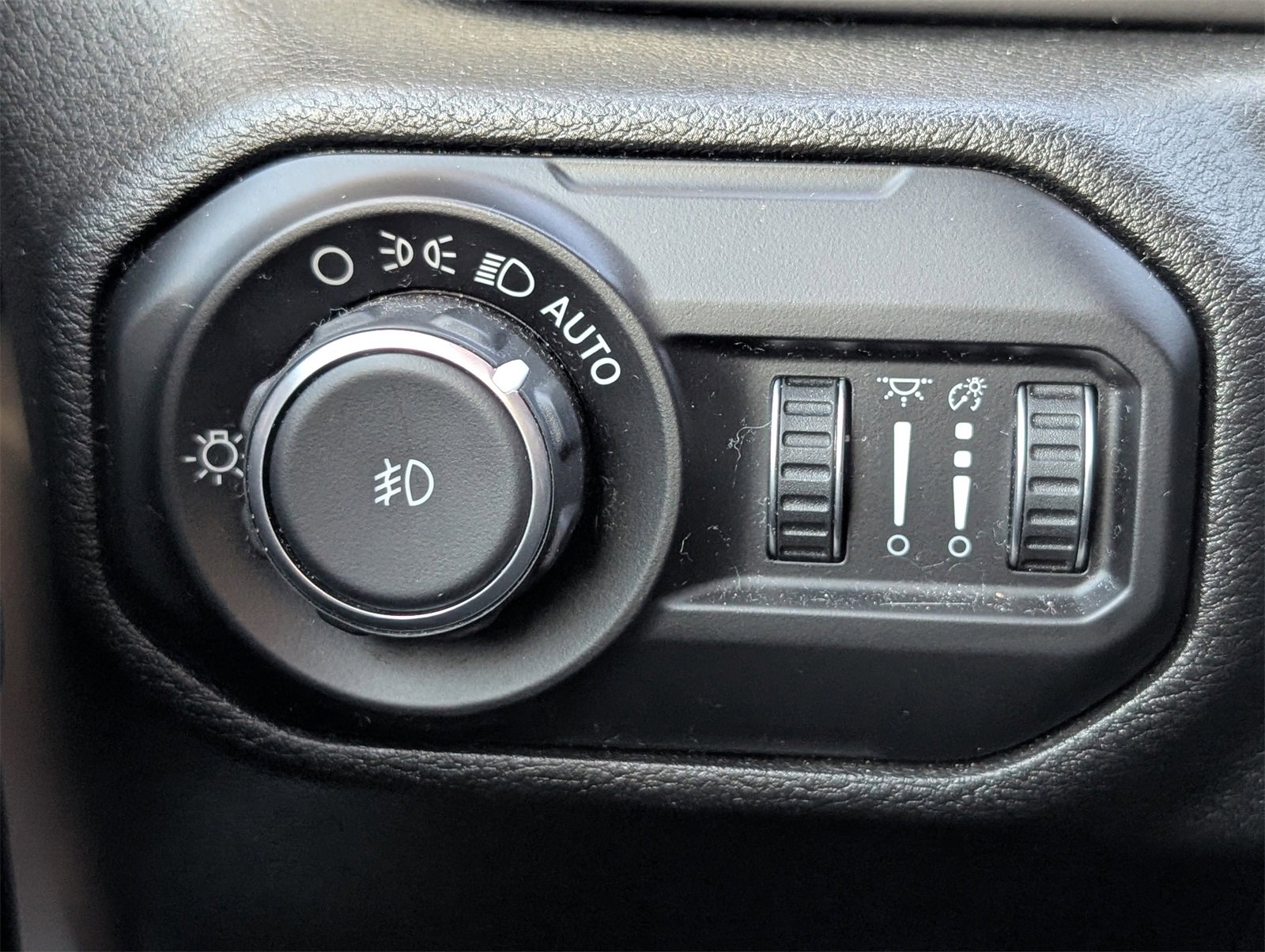 Used 2019 Jeep Wrangler Unlimited Sport S image 20