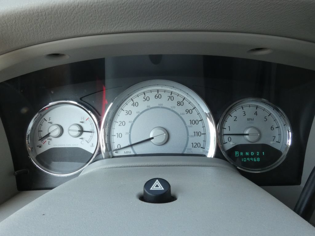 Used 2008 Chrysler Aspen Limited AWD/4WD image 26