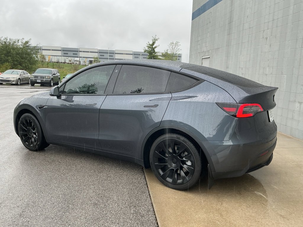 Used 2021 Tesla Model Y Long Range AWD/4WD image 7