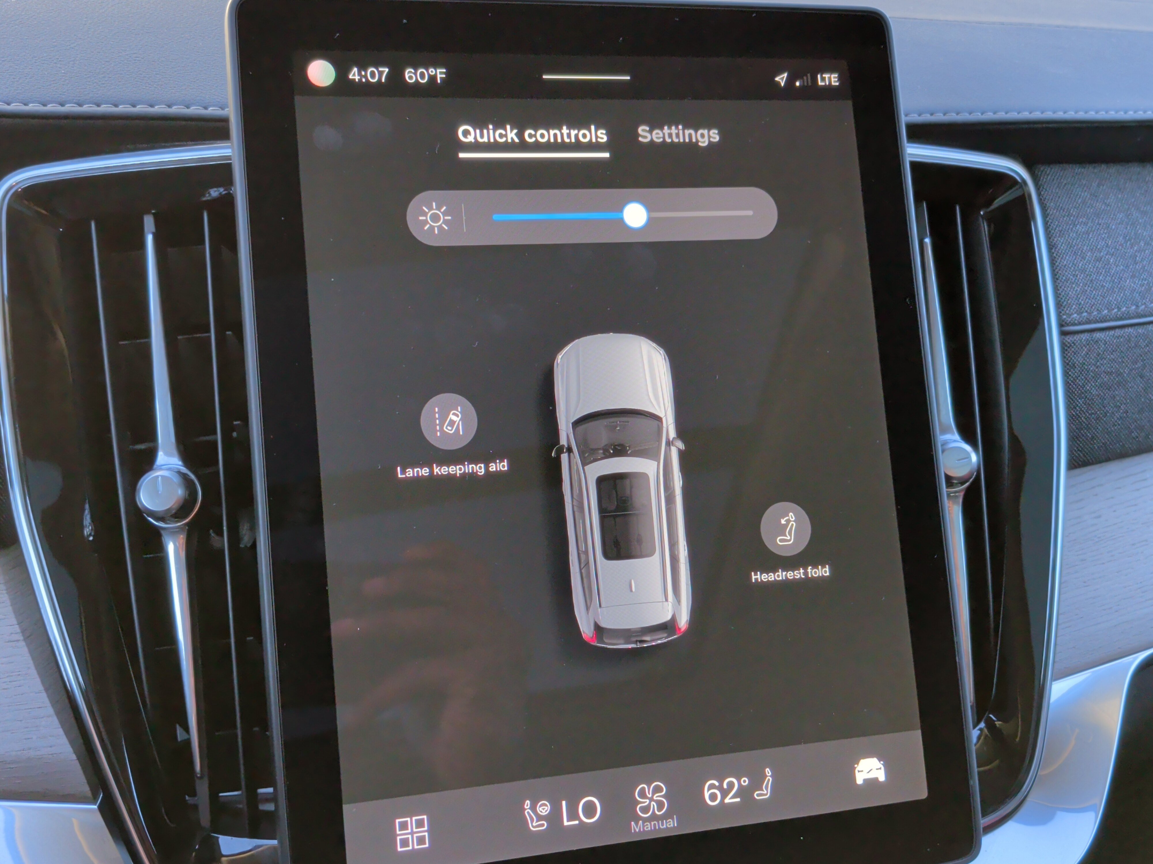 Used 2025 Volvo XC90 B6 Plus image 24