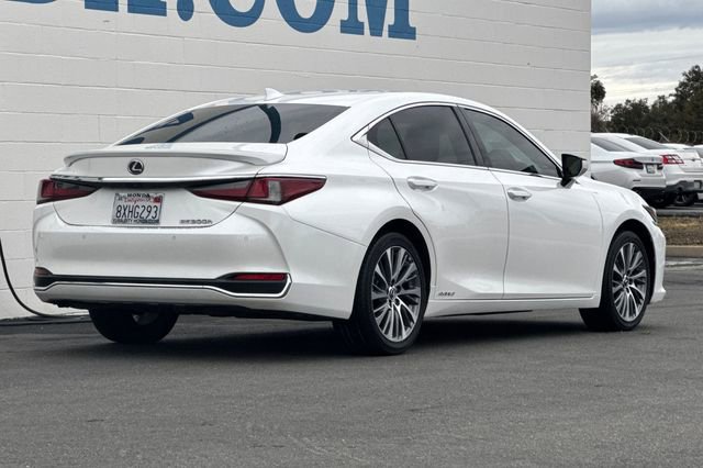 Used 2021 Lexus ES 300h w/ Premium Package image 4