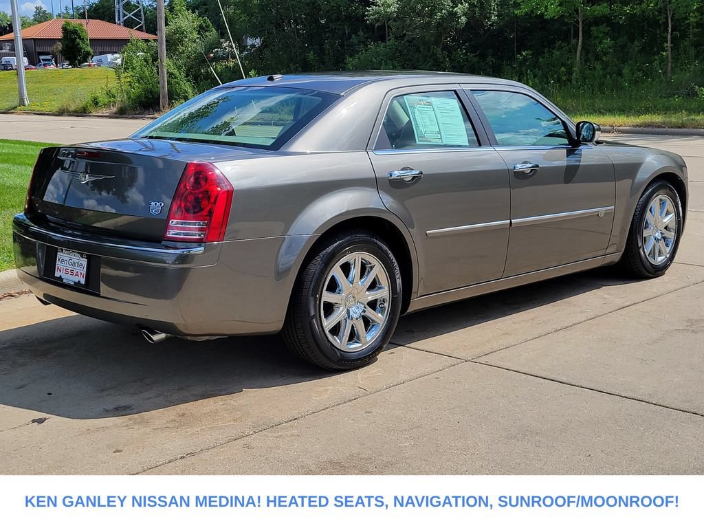 Used 2009 Chrysler 300 C RWD image 3