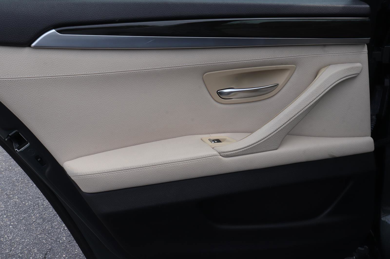 Used 2013 BMW 528i Sedan RWD image 11