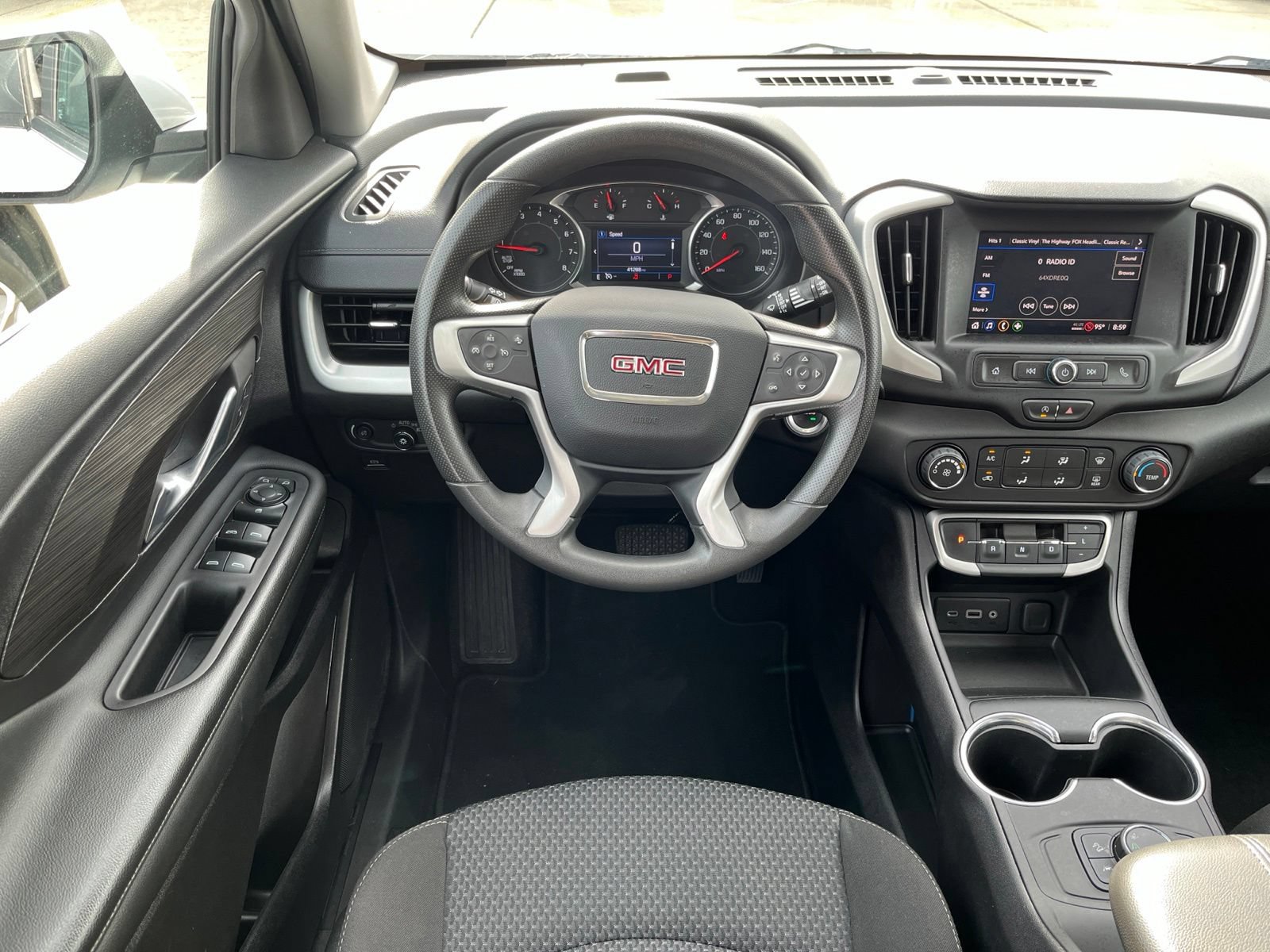 Used 2024 GMC Terrain SLE FWD image 11
