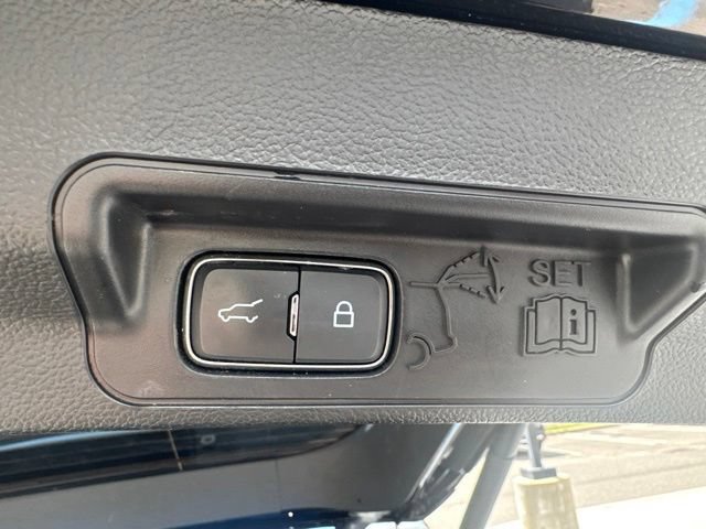 Used 2023 Ford Explorer XLT w/ Class IV Trailer Tow Package AWD/4WD image 13
