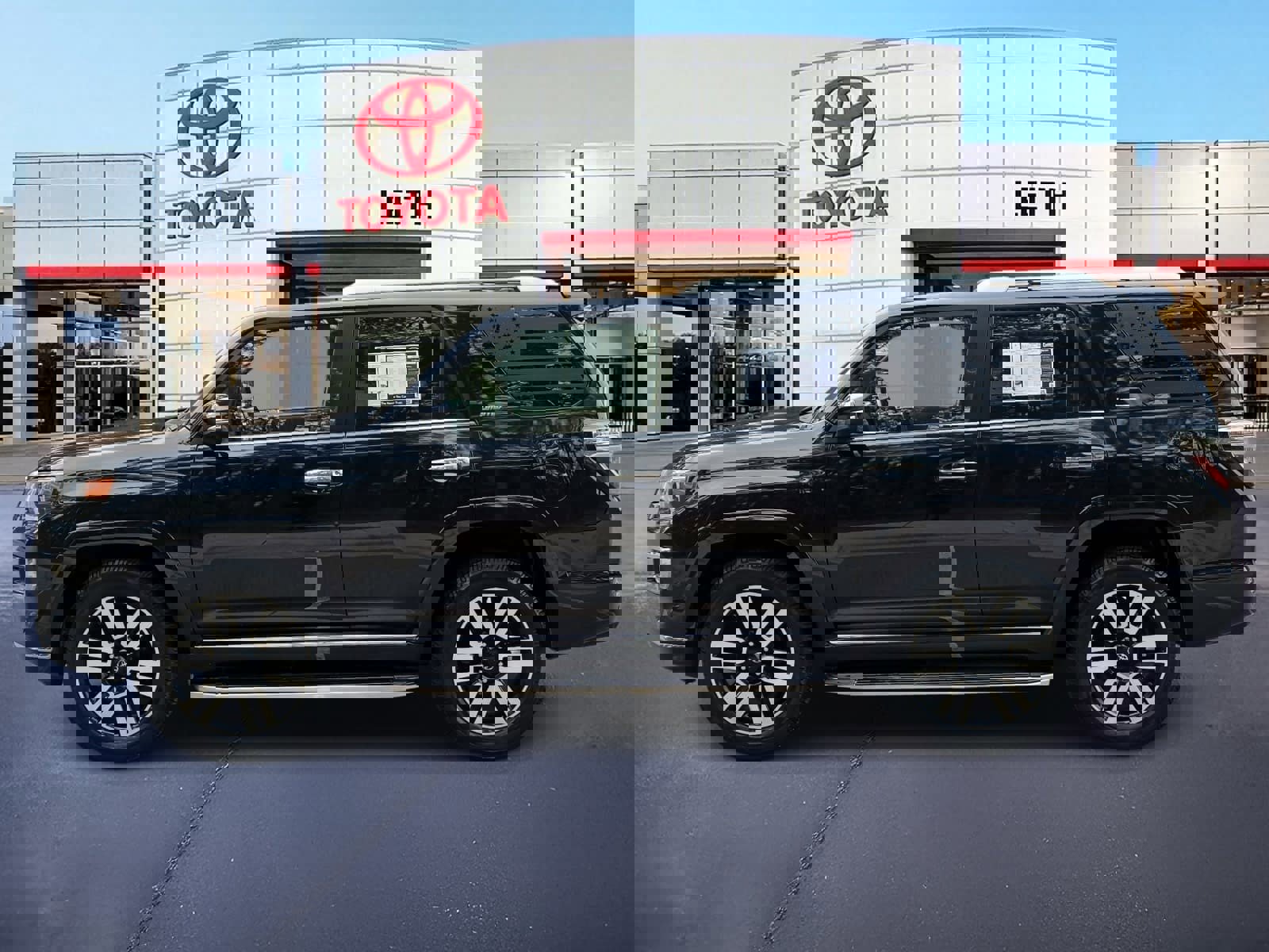 Used 2017 Toyota 4Runner Limited image 8