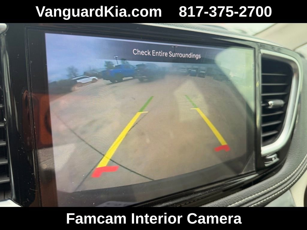 Used 2021 Chrysler Pacifica Limited w/ Uconnect Theater Family Group image 22