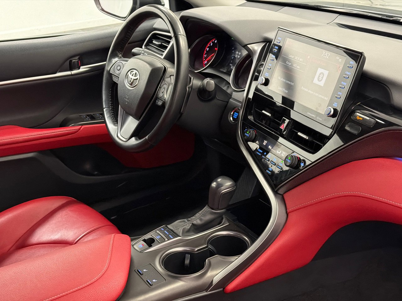 Used 2023 Toyota Camry XSE image 7