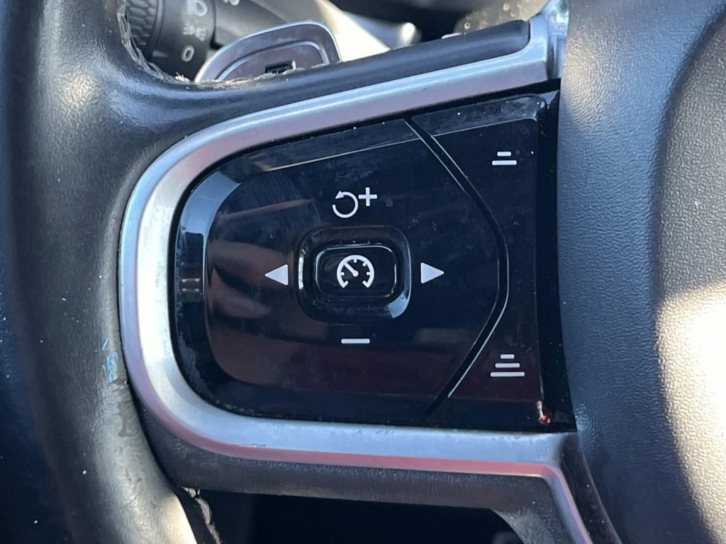 Used 2019 Volvo S60 T8 R-Design image 21