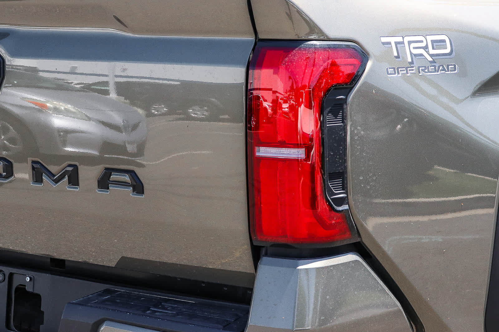 Used 2024 Toyota Tacoma TRD Off-Road AWD/4WD image 12