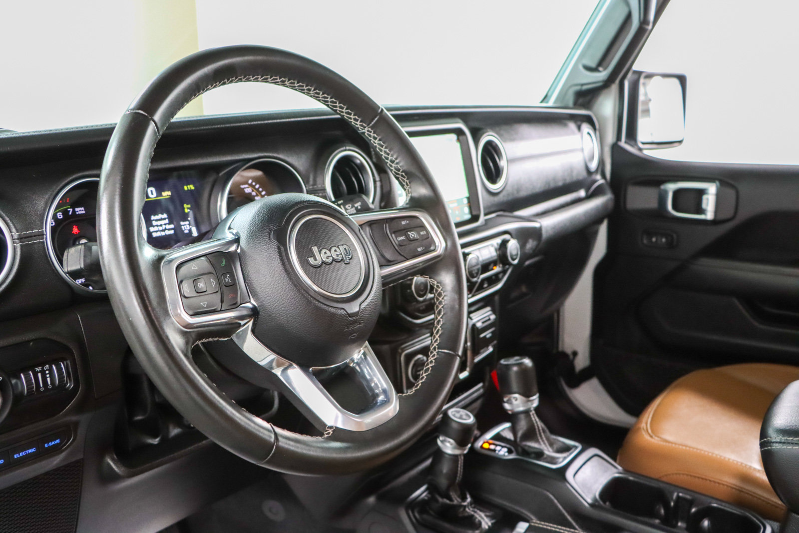 Used 2022 Jeep Wrangler Unlimited Sahara AWD/4WD image 24