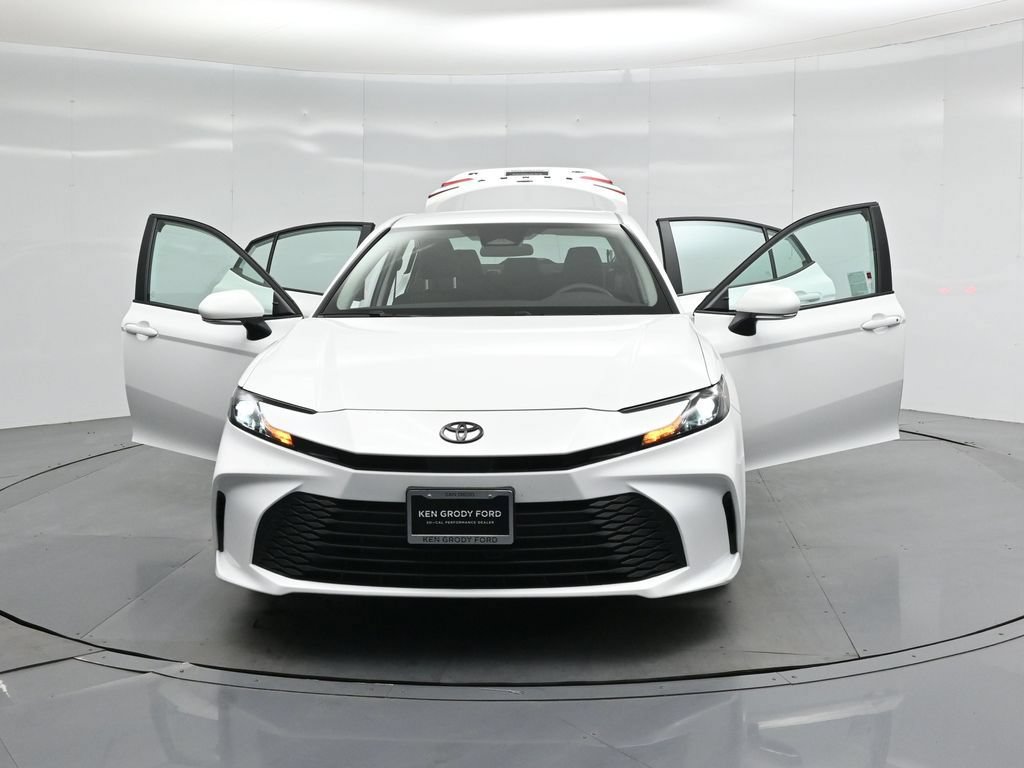 Used 2025 Toyota Camry LE FWD image 27