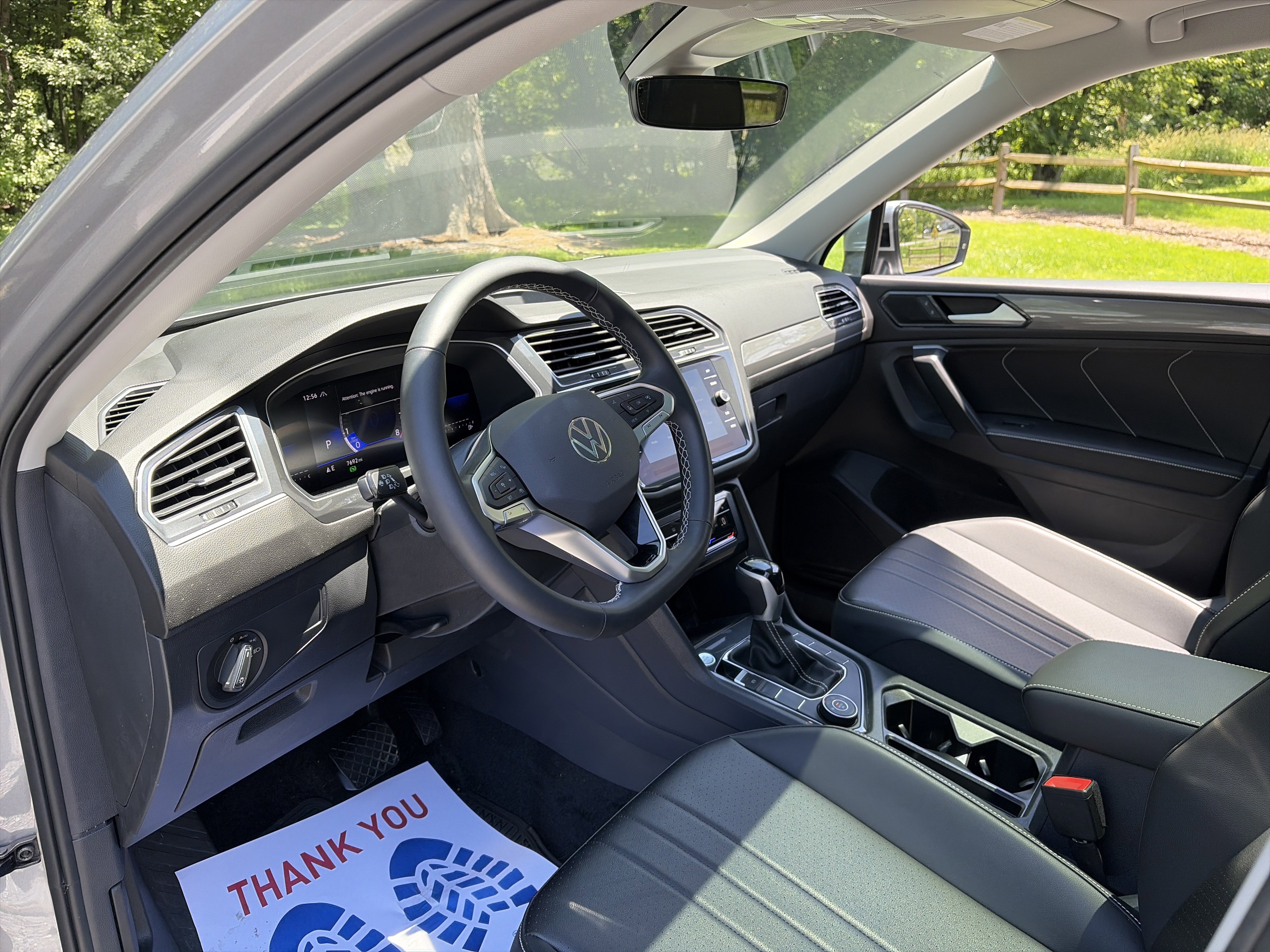Used 2024 Volkswagen Tiguan SE w/ Panoramic Sunroof Package AWD/4WD image 19