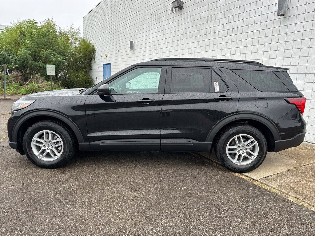 New 2027 Ford Explorer Active w/ Active Comfort Package AWD/4WD image 2