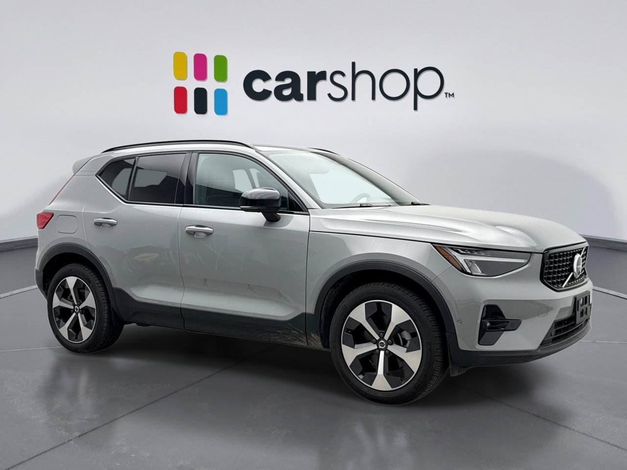 Used 2025 Volvo XC40 B5 Plus AWD/4WD image 7