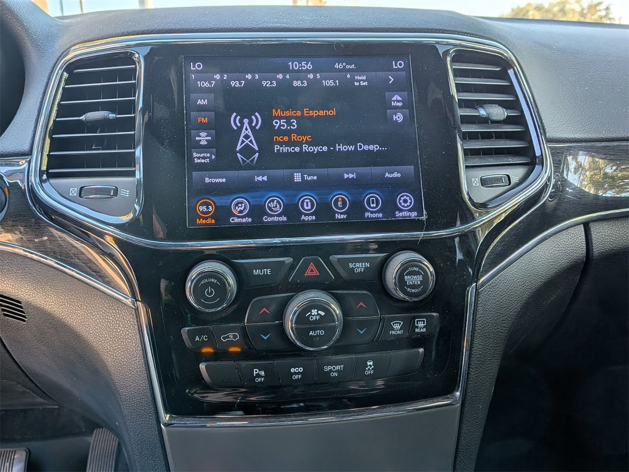 Used 2021 Jeep Grand Cherokee Trailhawk w/ Premium Lighting Group image 15