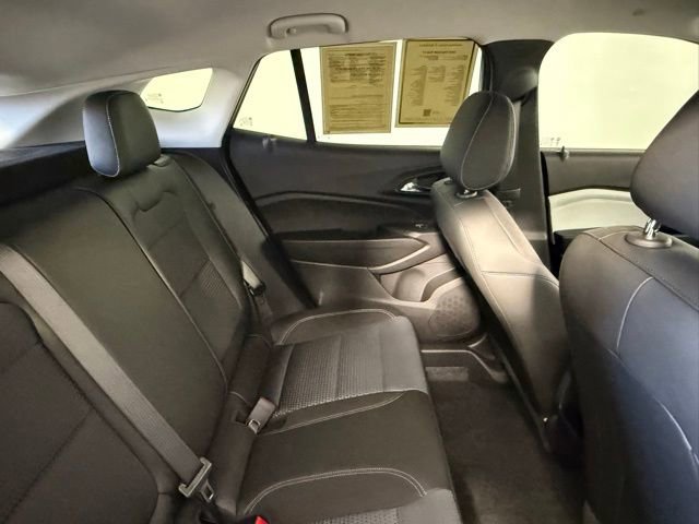 Used 2025 Chevrolet Trax LT w/ LT Convenience Package image 42