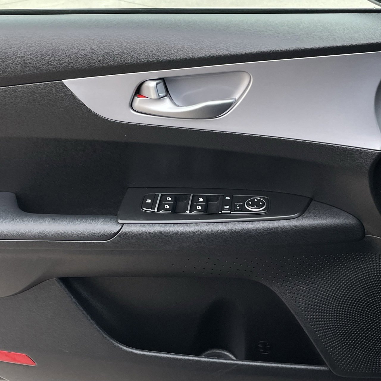 Used 2023 Kia Forte LX image 19