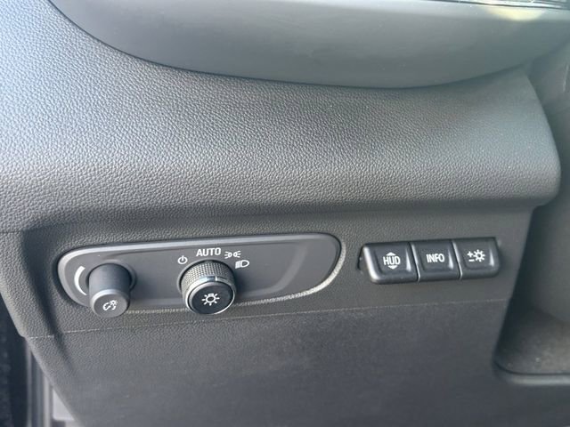 Used 2023 Buick Envision Avenir AWD/4WD image 5