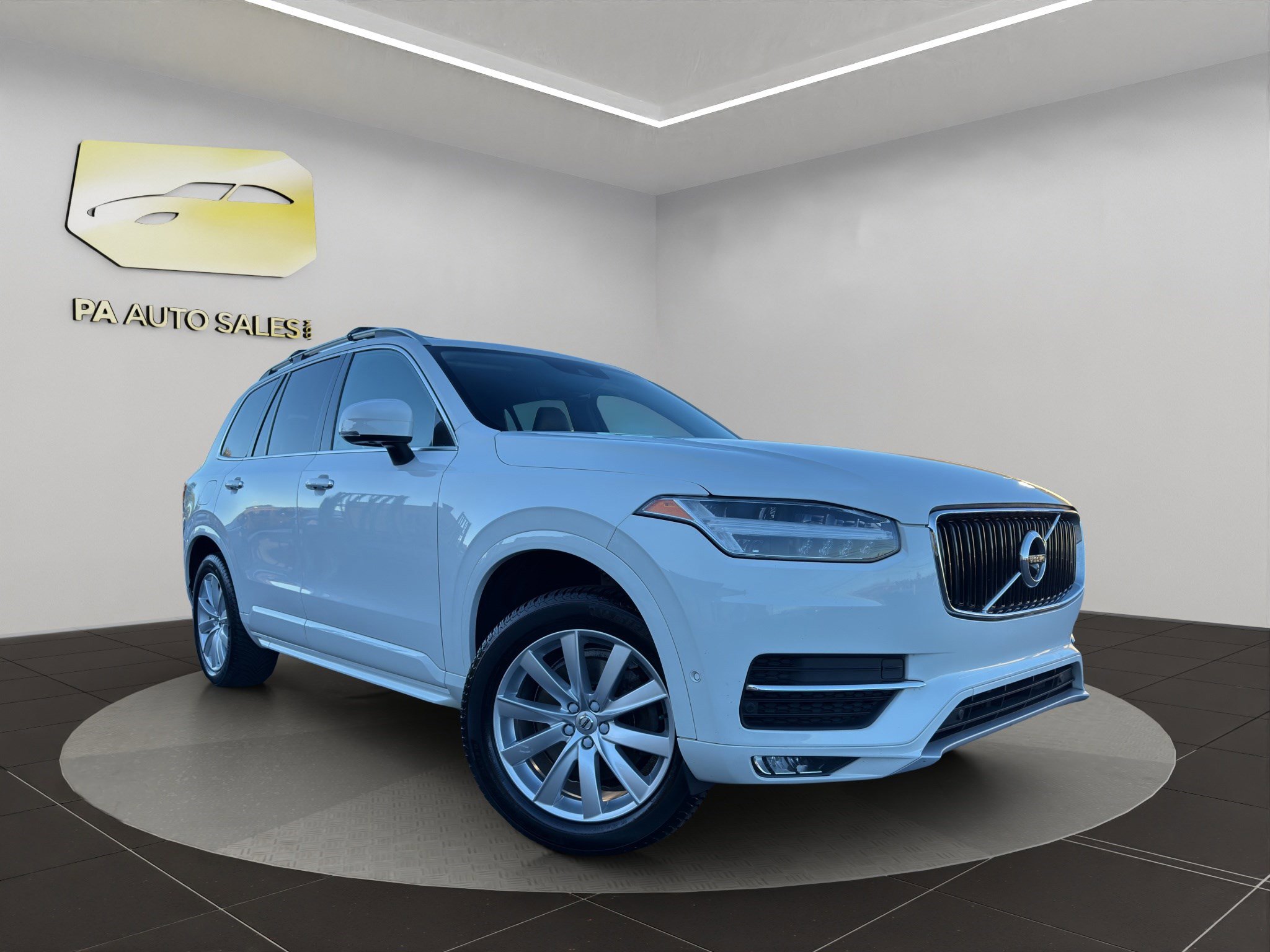 Used 2018 Volvo XC90 T5 Momentum w/ Convenience Package