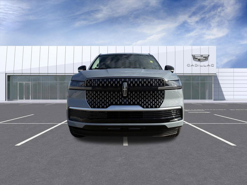 Used 2026 Lincoln Navigator Premiere AWD/4WD image 7