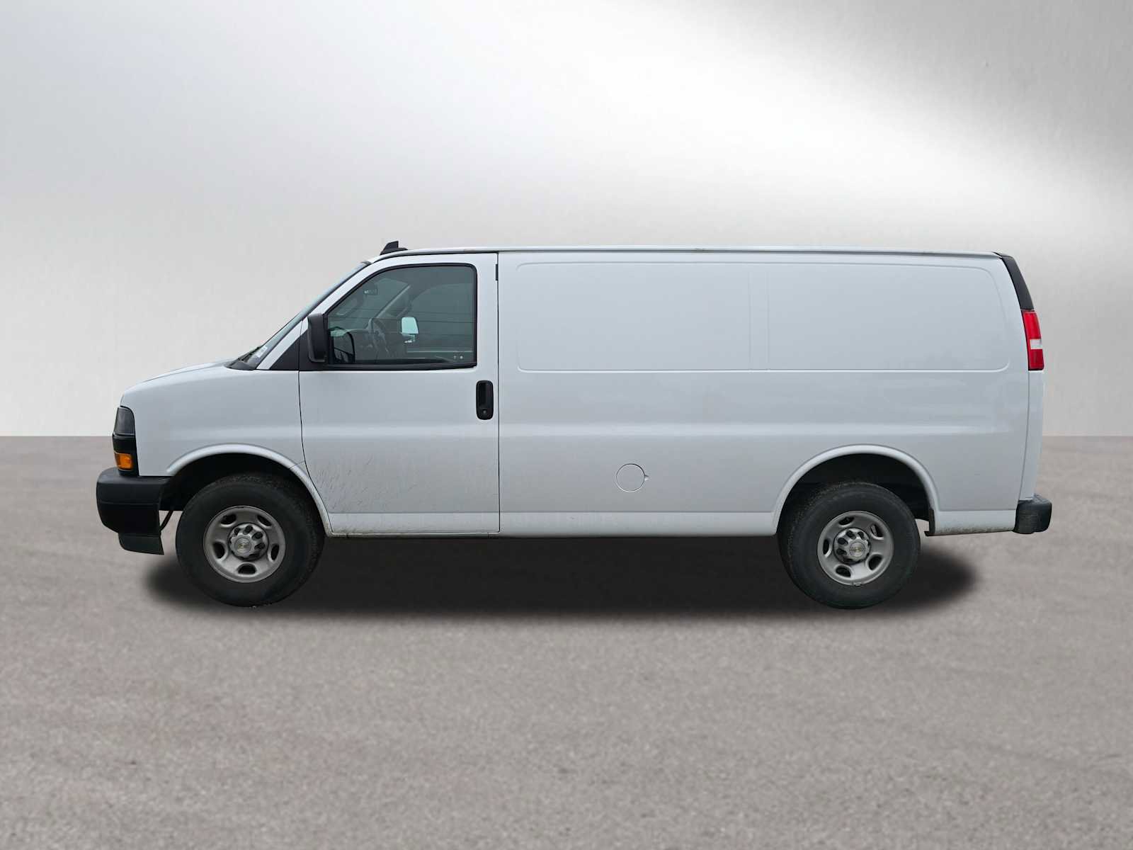 Used 2023 Chevrolet Express 2500 w/ Driver Convenience Package image 6