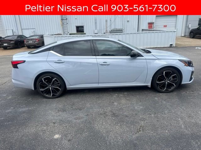 Certified 2023 Nissan Altima 2.5 SR w/ SR Premium Package FWD image 2