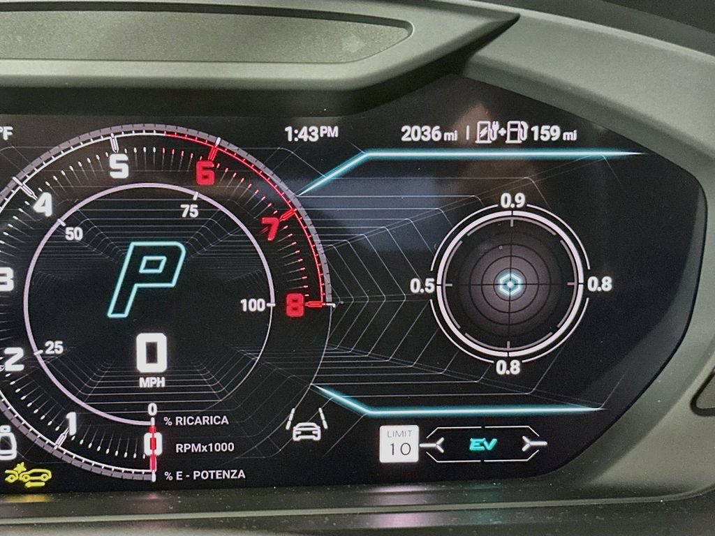 Used 2025 Lamborghini Urus SE AWD/4WD image 12