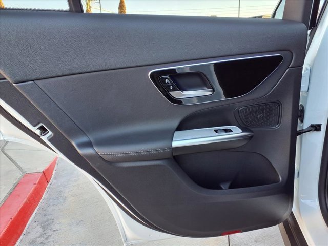 Used 2025 Mercedes-Benz GLC 300 image 17