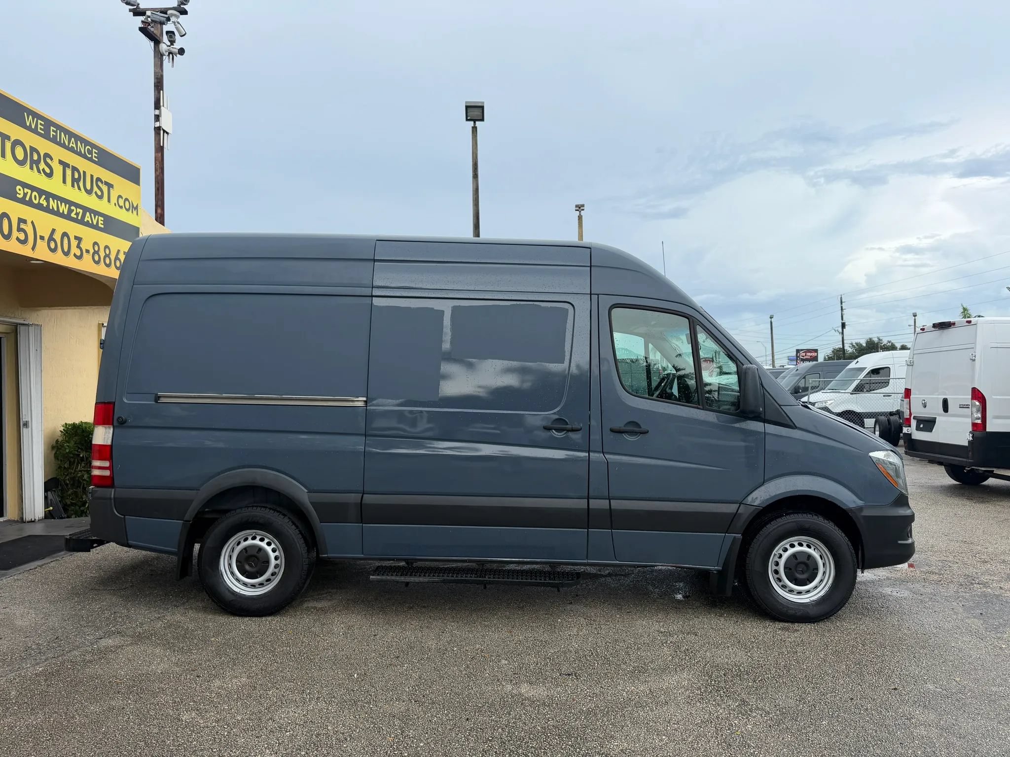 Used 2018 Mercedes-Benz Sprinter 2500 image 7