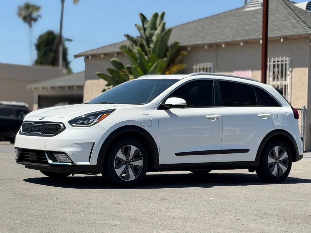 Used 2019 Kia Niro EX Premium w/ Sunroof Package FWD image 9