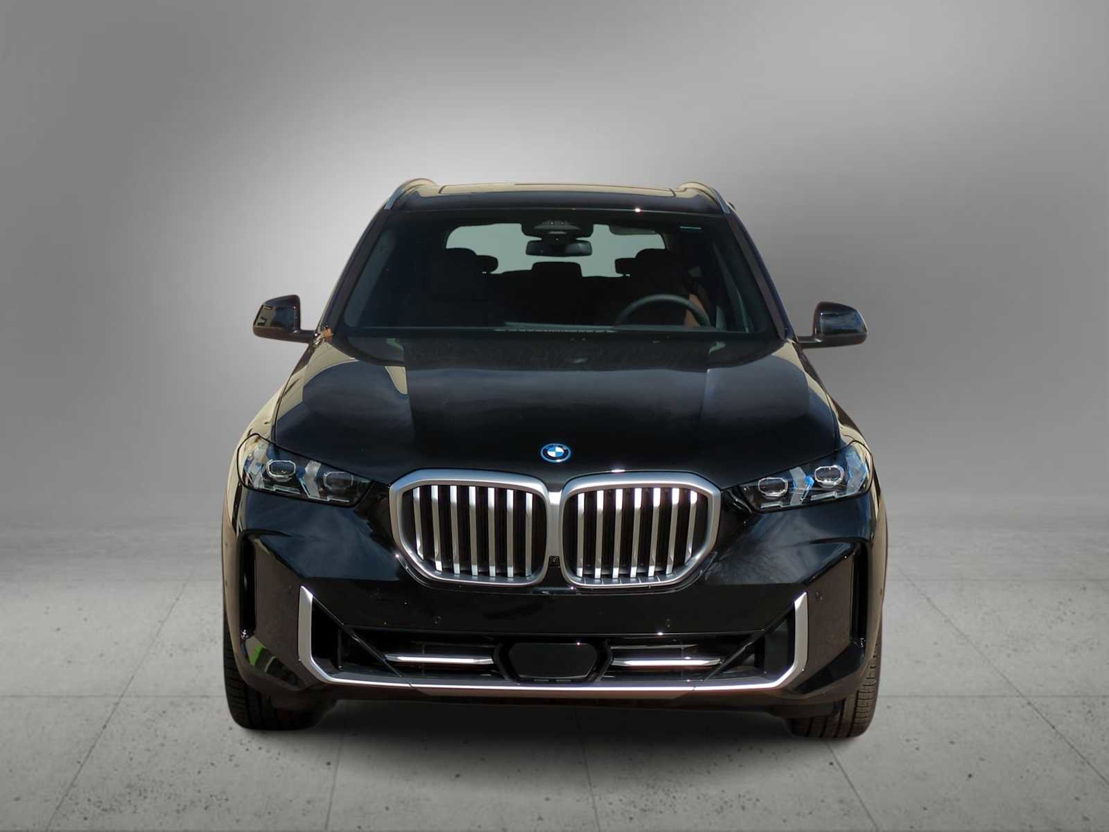 New 2026 BMW X5 xDrive50e w/ Executive Package image 3