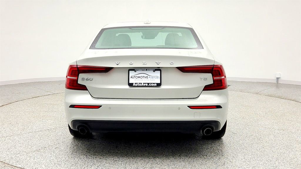 Used 2020 Volvo S60 T5 Momentum w/ Protection Package image 6