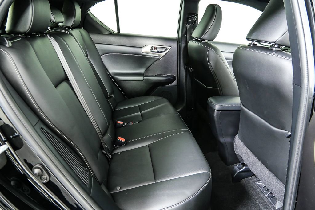 Used 2017 Lexus CT 200h image 19