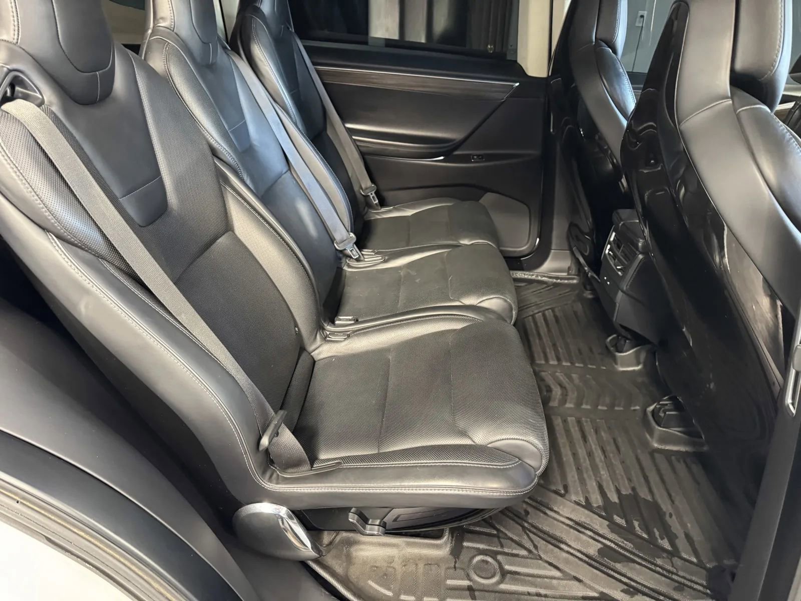 Used 2016 Tesla Model X 90D image 8