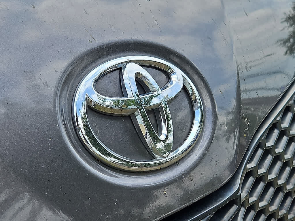 Used 2014 Toyota Sienna SE FWD image 4