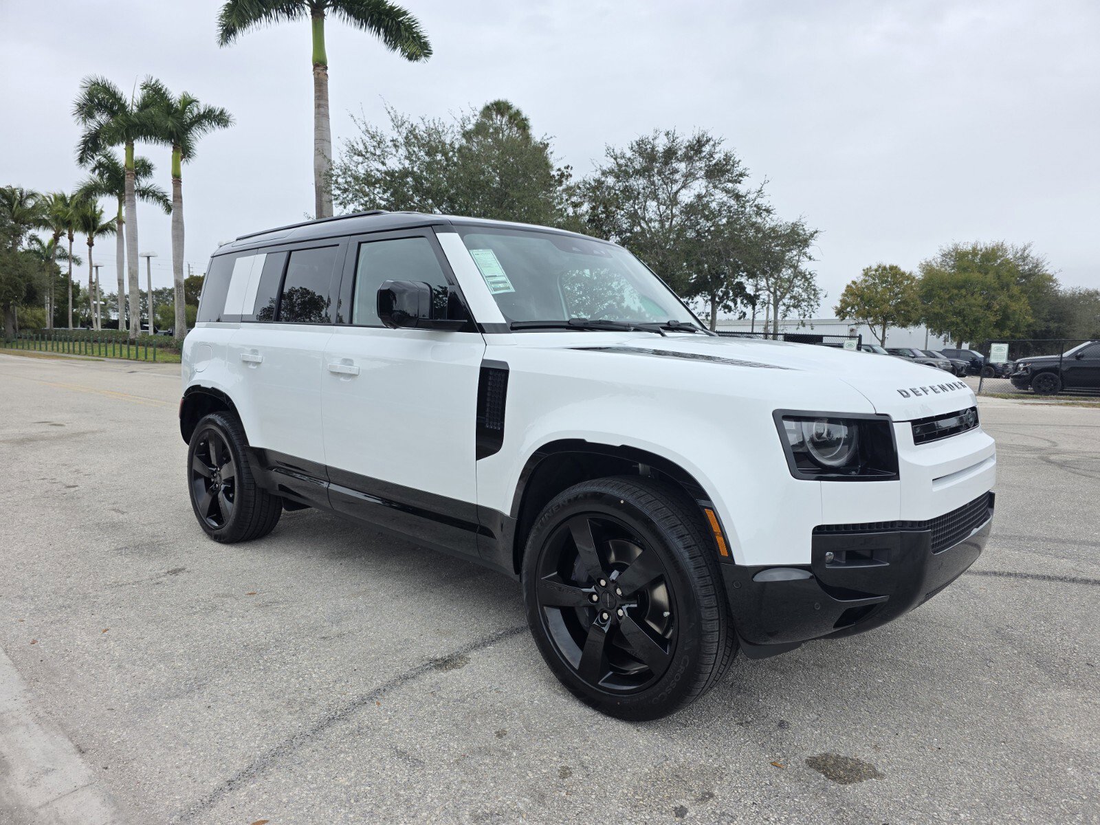 New 2026 Land Rover Defender 110 X-Dynamic SE image 21
