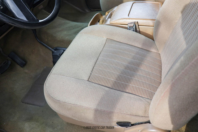 Used 1990 Ford Bronco Custom image 28