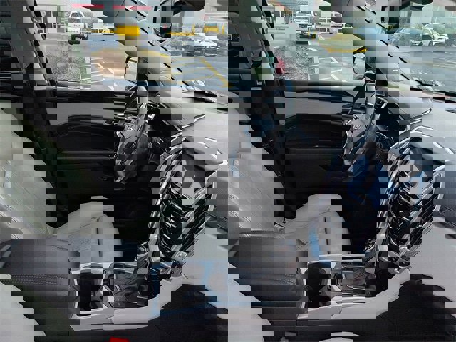 Used 2013 Cadillac SRX Luxury image 10