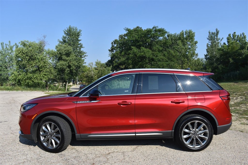 Used 2022 Lincoln Corsair AWD w/ Premium Package image 3