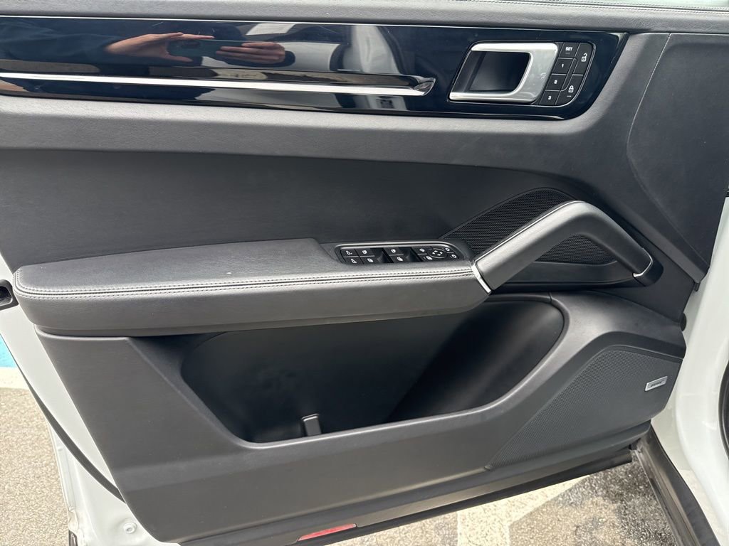 Used 2022 Porsche Cayenne S image 14