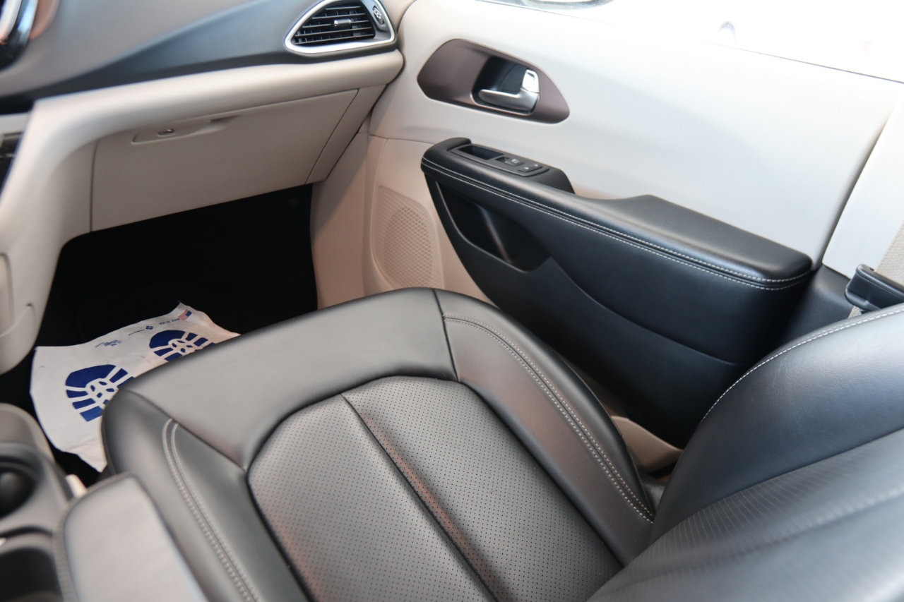 Used 2021 Chrysler Voyager Lxi image 26