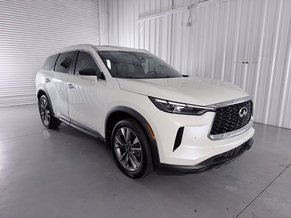 Certified 2023 INFINITI QX60 Luxe w/ Vision Package FWD image 3