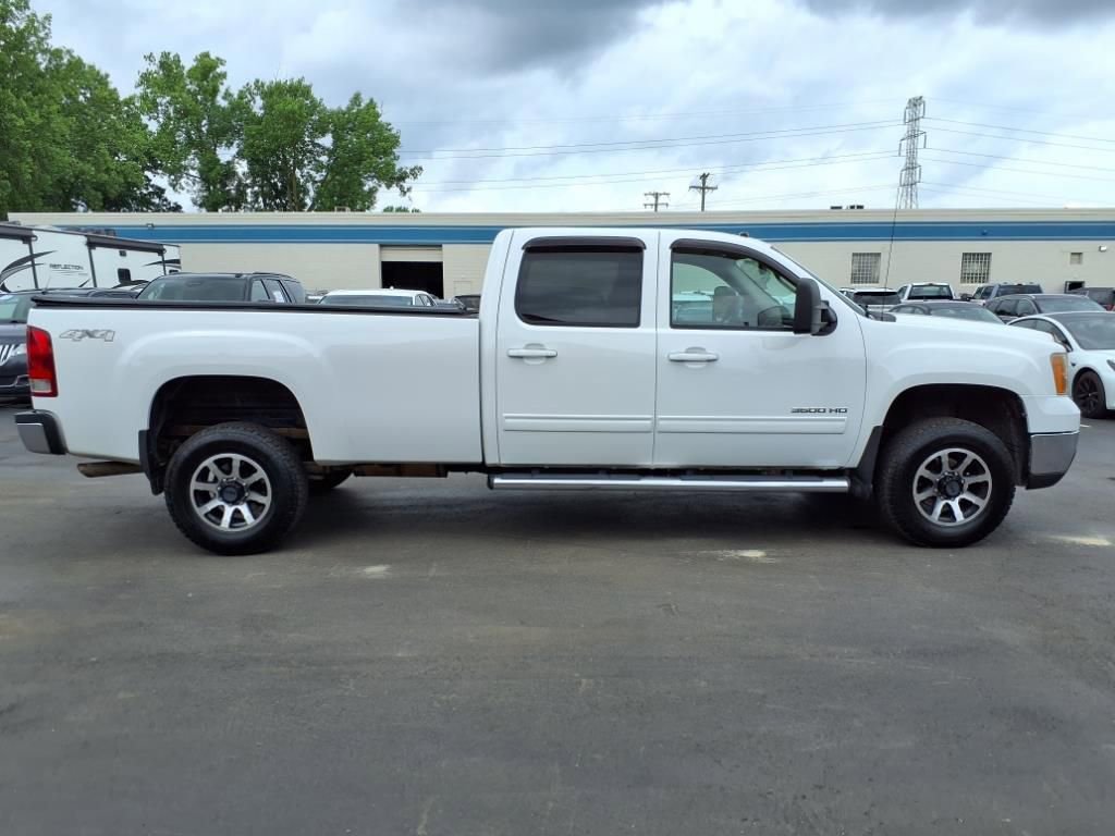 Used 2010 GMC Sierra 3500 SLT w/ SLT Convenience Package AWD/4WD image 6