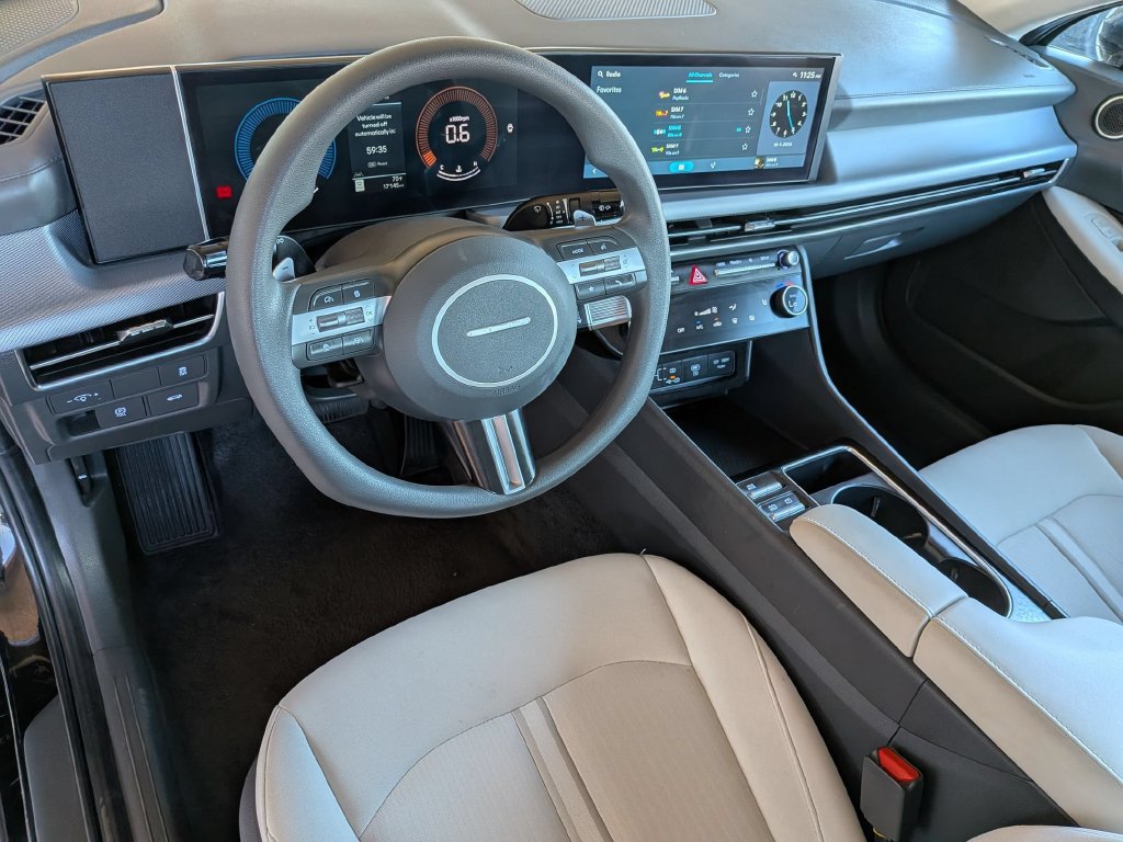 Used 2025 Hyundai Sonata SEL FWD image 13