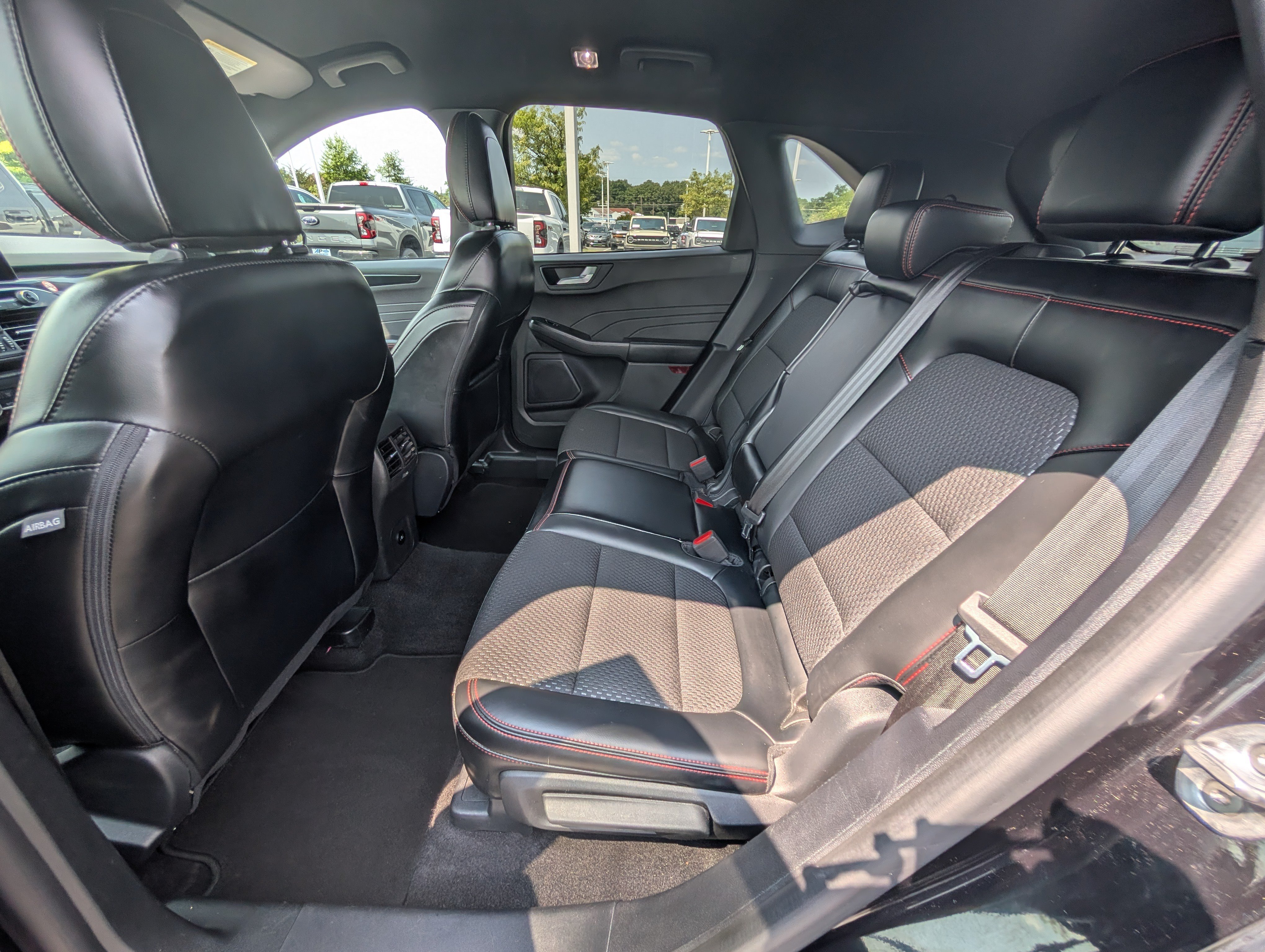 Certified 2024 Ford Escape ST-Line AWD/4WD image 17