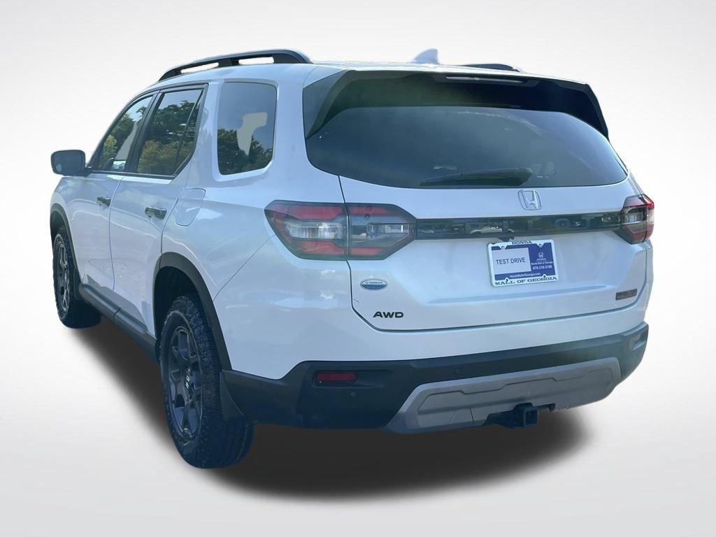 Certified 2024 Honda Pilot TrailSport image 4
